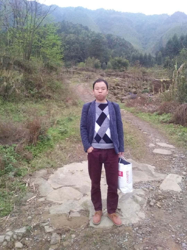 奋斗的第一张照片--淮安相亲服务中心