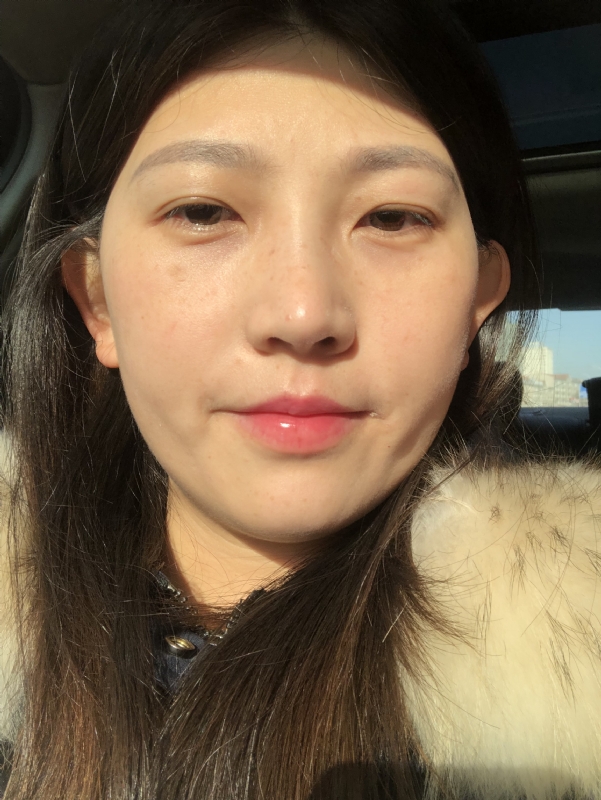 轻闭双眼的第一张照片--淮安相亲服务中心