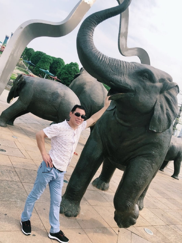 朝望大海的第三张照片--淮安相亲服务中心