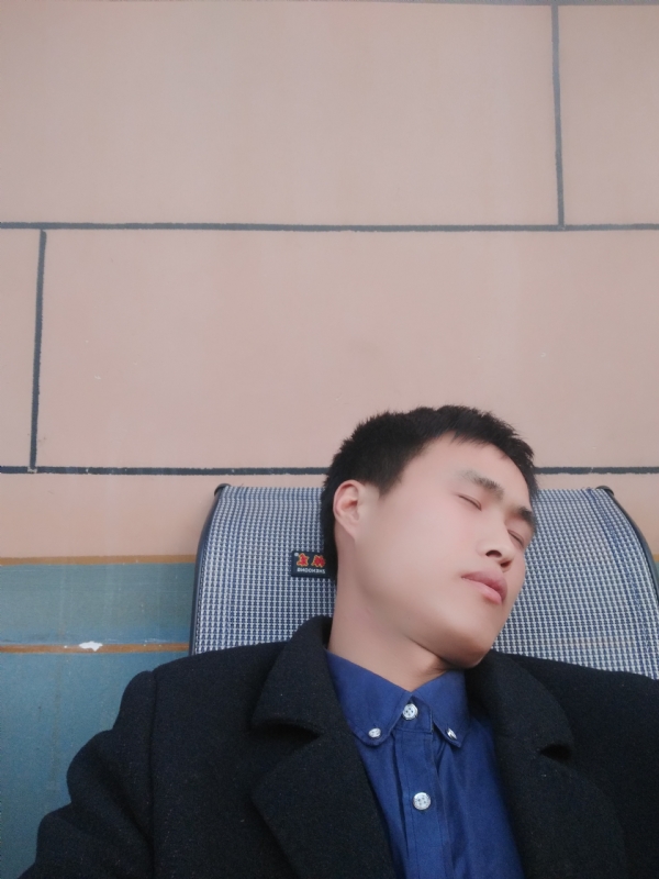 有钱爱情才能长久的第一张照片--淮安相亲服务中心