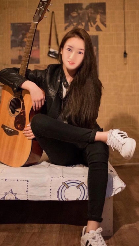 水中月的第一张照片--淮安相亲服务中心