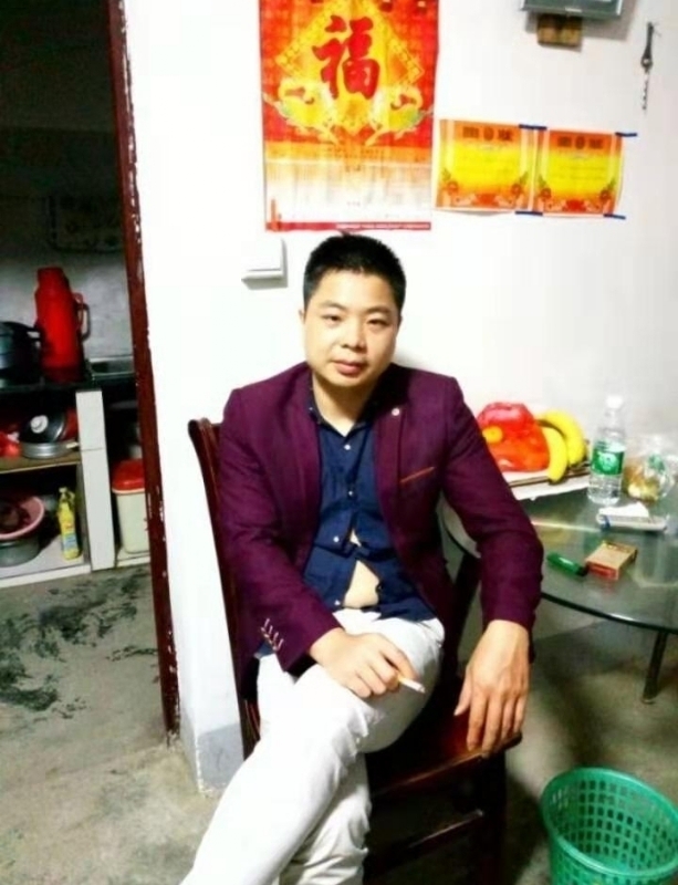 蓝色的微笑的第一张照片--淮安相亲服务中心