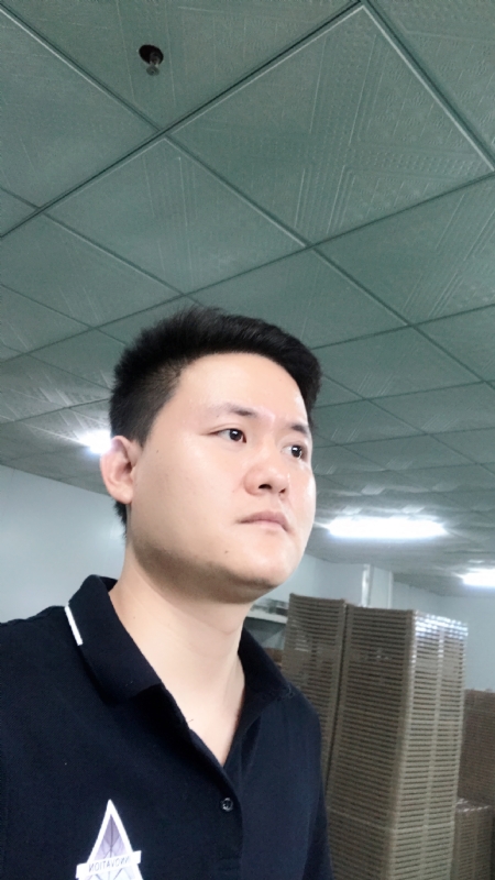 伟的第一张照片--淮安相亲服务中心