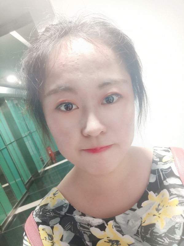 小花伞的第一张照片--淮安相亲服务中心