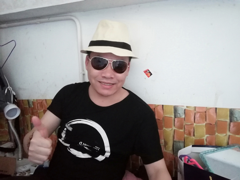 艰难爱情的第一张照片--淮安相亲服务中心