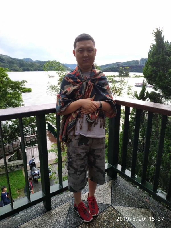 爱情里的俩个人的第一张照片--淮安相亲服务中心