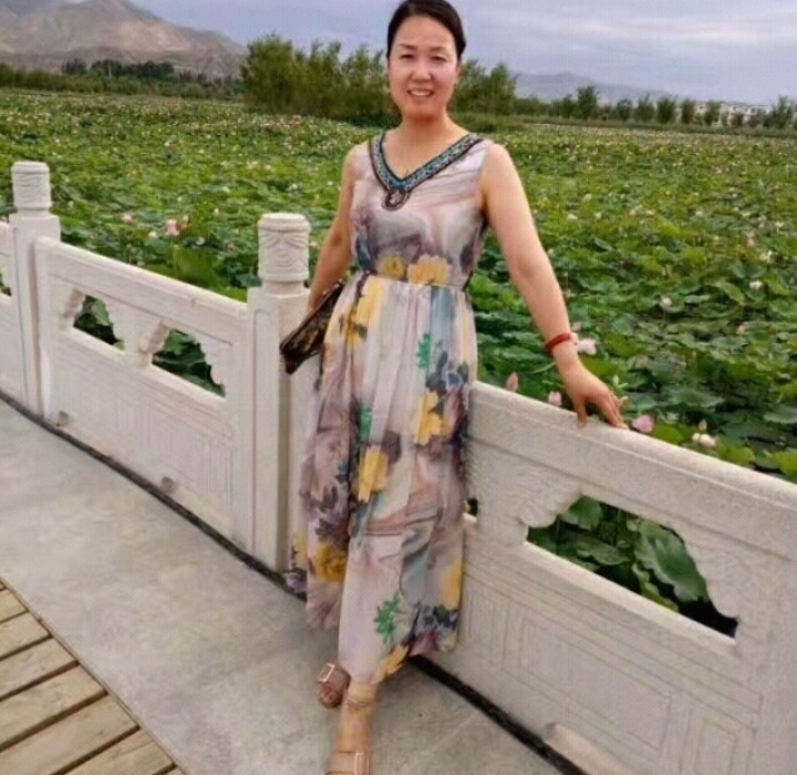 红叶的第一张照片--淮安相亲服务中心