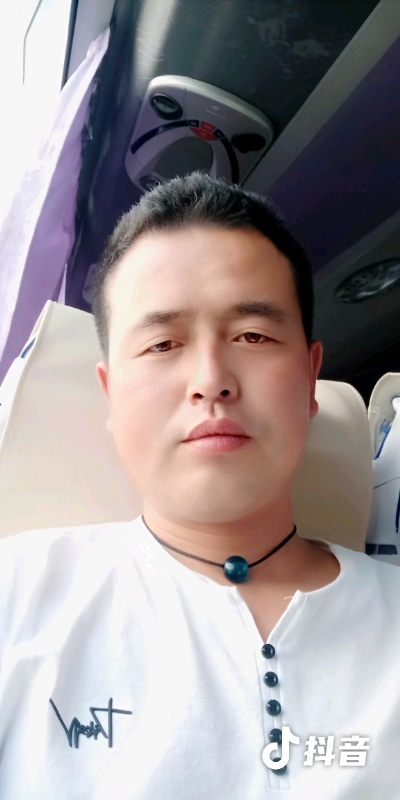 瞬间被爱上的第一张照片--淮安相亲服务中心