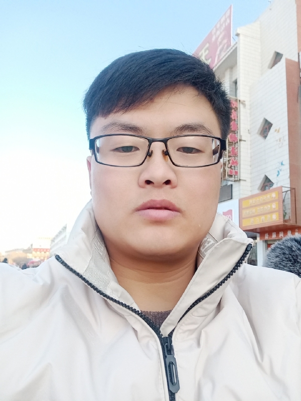 执子之手与子偕老的第一张照片--淮安相亲服务中心