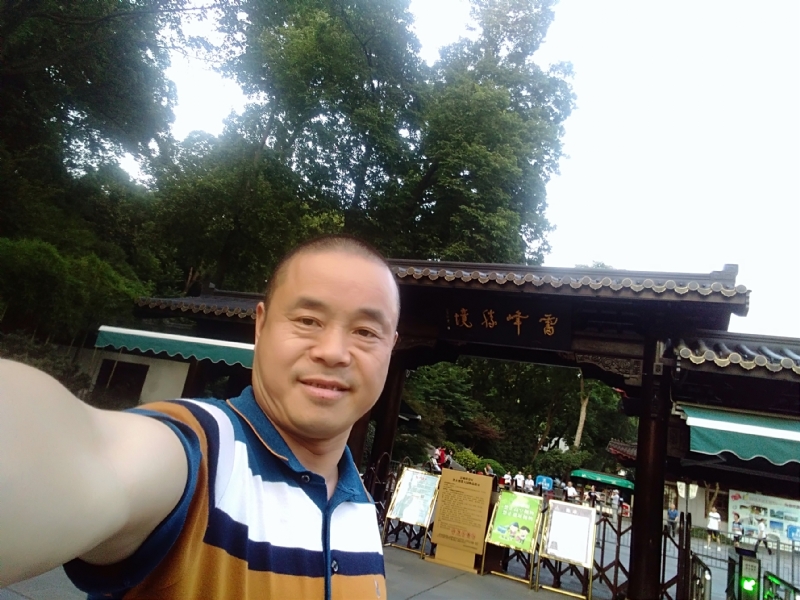 夏雨晨紫的第一张照片--淮安相亲服务中心