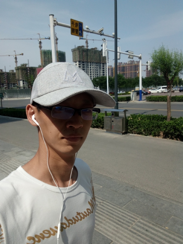 挥一挥手什么都没有的第一张照片--淮安相亲服务中心