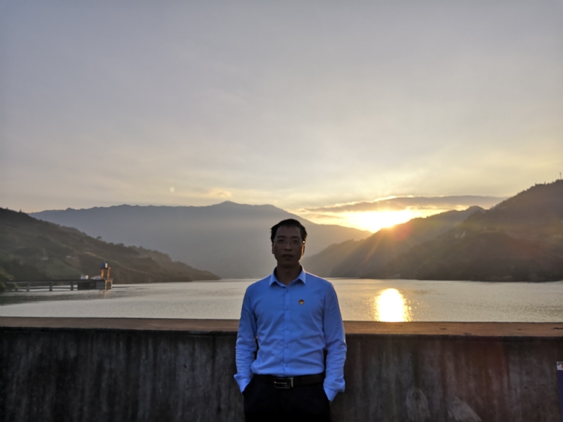 庸人自扰的第一张照片--淮安相亲服务中心