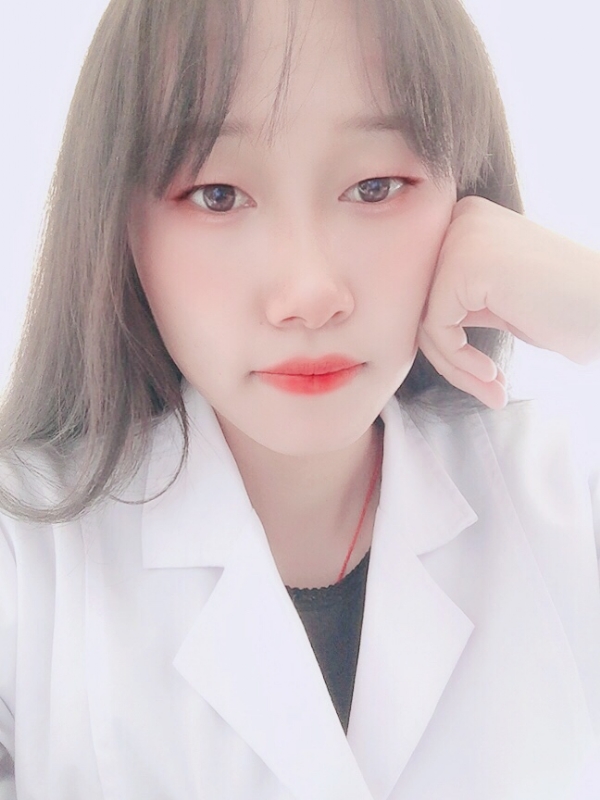 白婚纱的第一张照片--淮安相亲服务中心