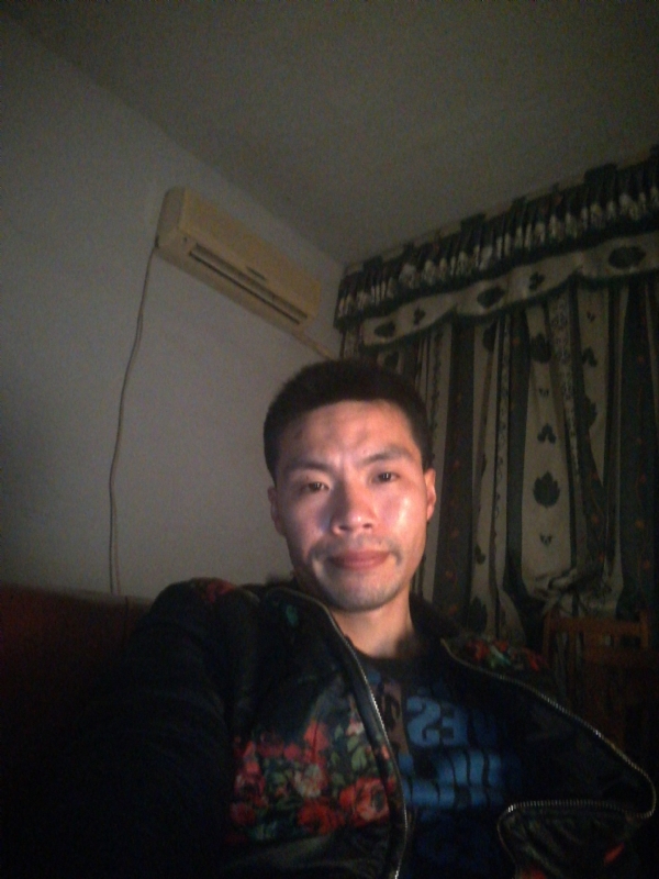 性情男儿的第一张照片--淮安相亲服务中心