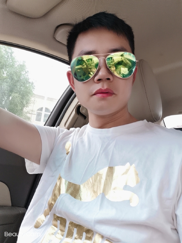 奋斗的第一张照片--淮安相亲服务中心