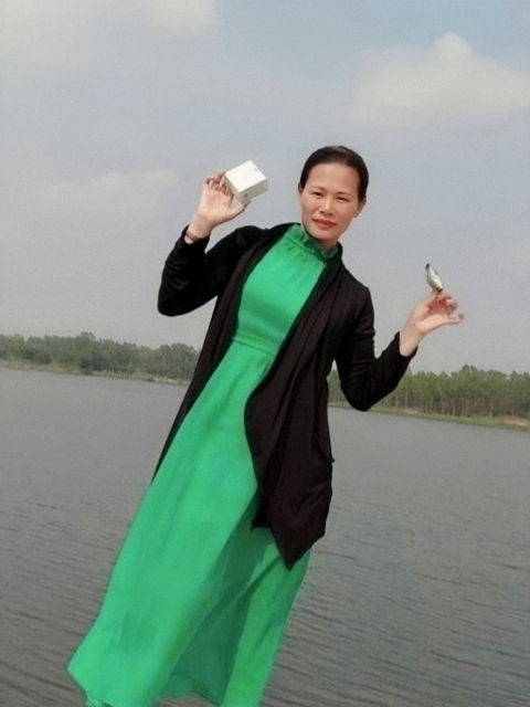 李梅的第三张照片--淮安相亲服务中心