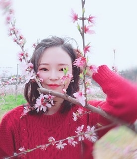 小桌子的第一张照片--淮安相亲服务中心