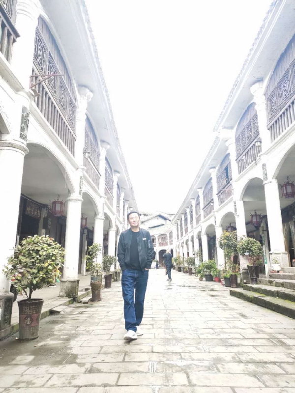 斌哥哥的第一张照片--淮安相亲服务中心