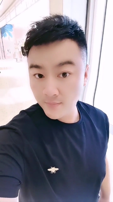 微风徐徐的第一张照片--淮安相亲服务中心