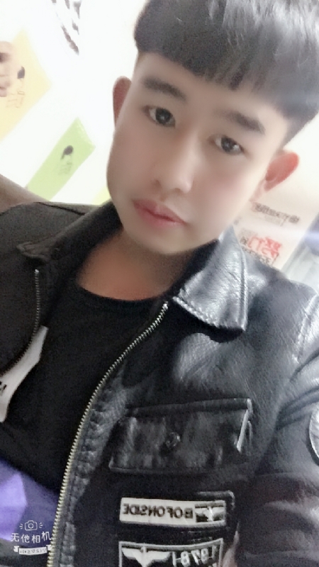 军绿色的第一张照片--淮安相亲服务中心