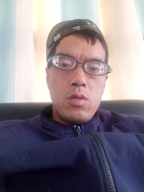 等待有缘人的第二张照片--淮安相亲服务中心