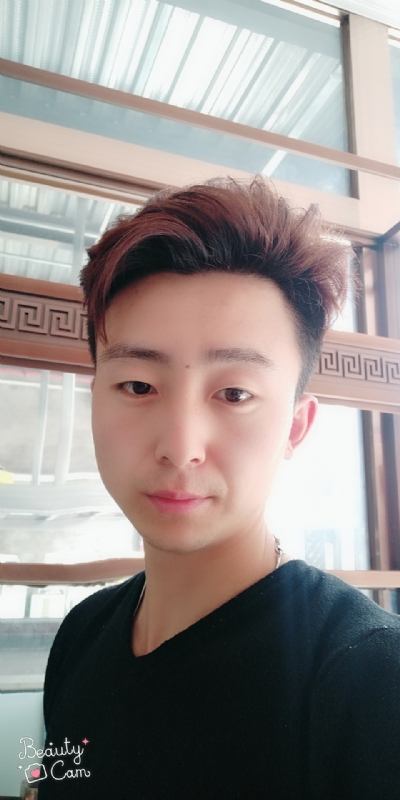 拼命微笑的第二张照片--淮安相亲服务中心