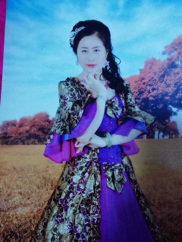 清水芙蓉的第一张照片--淮安相亲服务中心