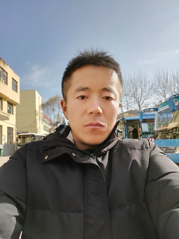 孤独的云的第三张照片--淮安相亲服务中心