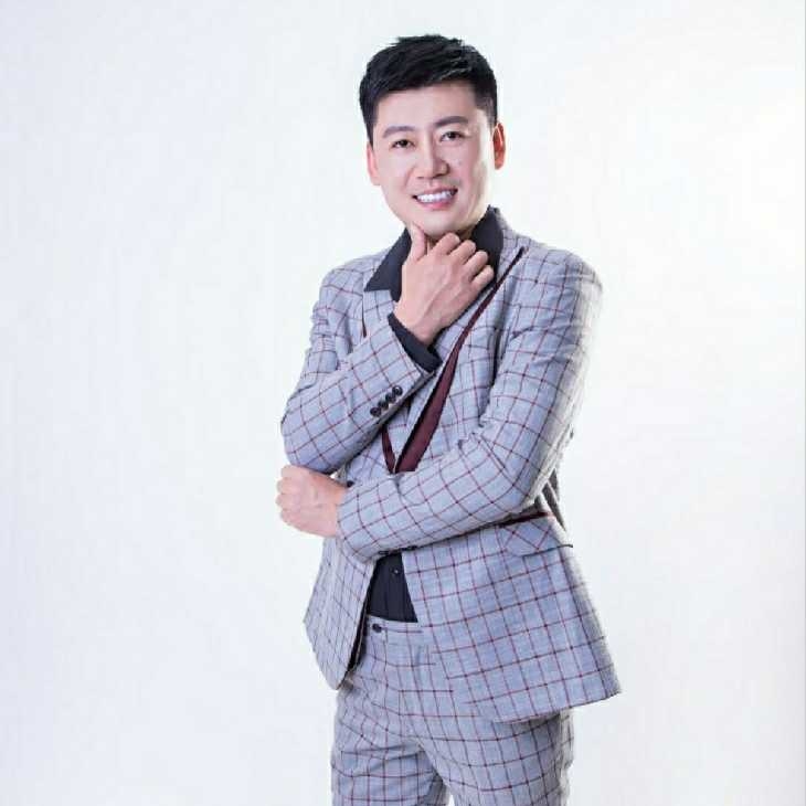 屋顶拾荒人的第一张照片--淮安相亲服务中心