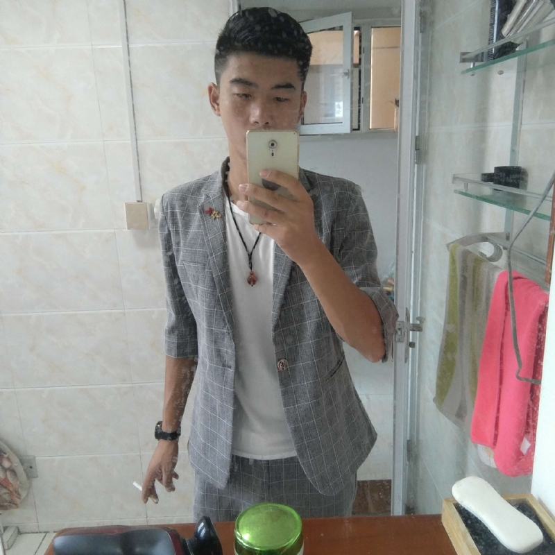 会淹死的鱼的第一张照片--淮安相亲服务中心