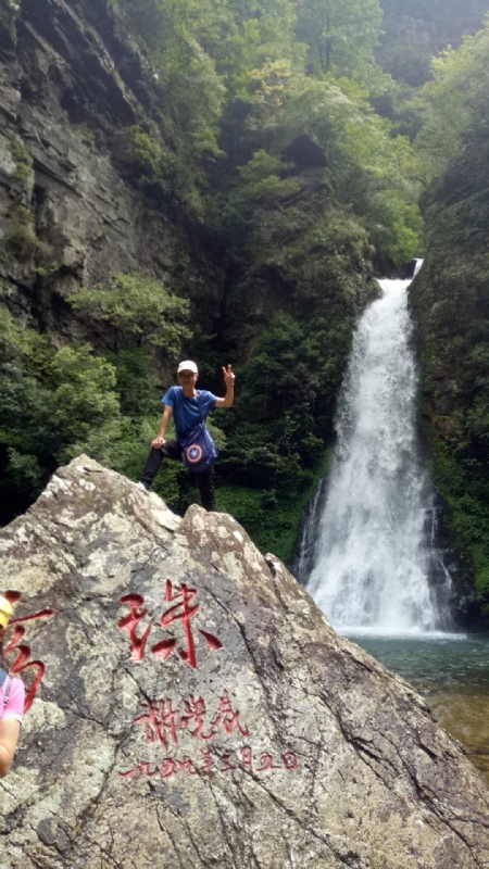 海岸岩崖的第一张照片--淮安相亲服务中心