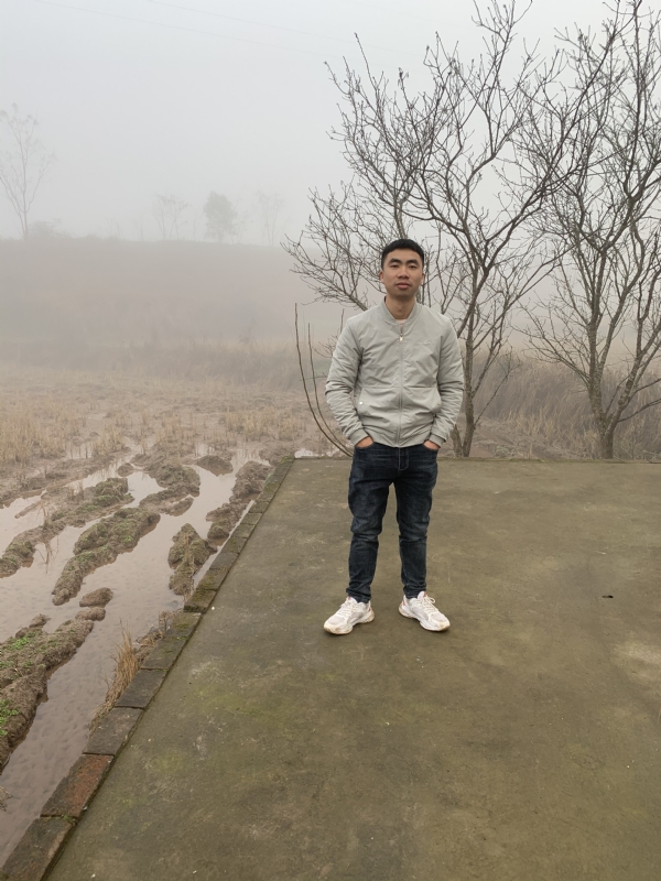 迷路的小猪的第二张照片--淮安相亲服务中心