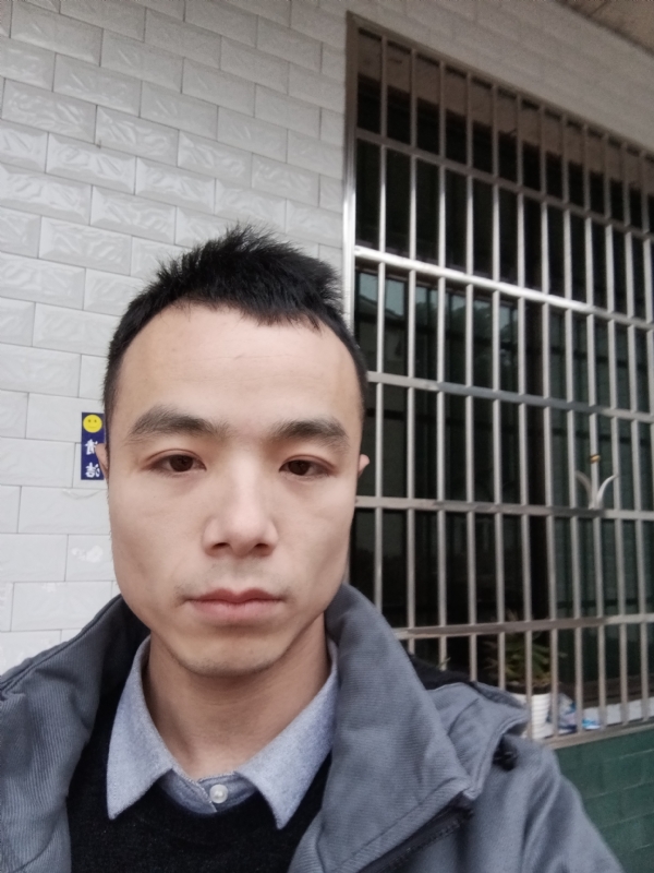 笑得那么开心的第一张照片--淮安相亲服务中心