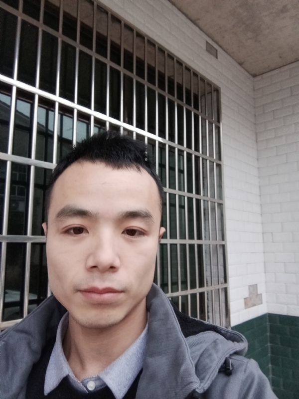 笑得那么开心的第三张照片--淮安相亲服务中心