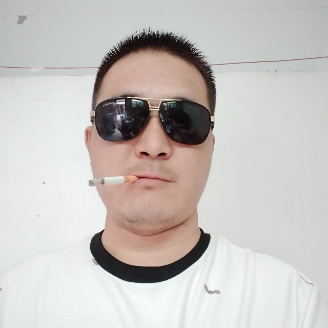 白伟伟的第一张照片--淮安相亲服务中心