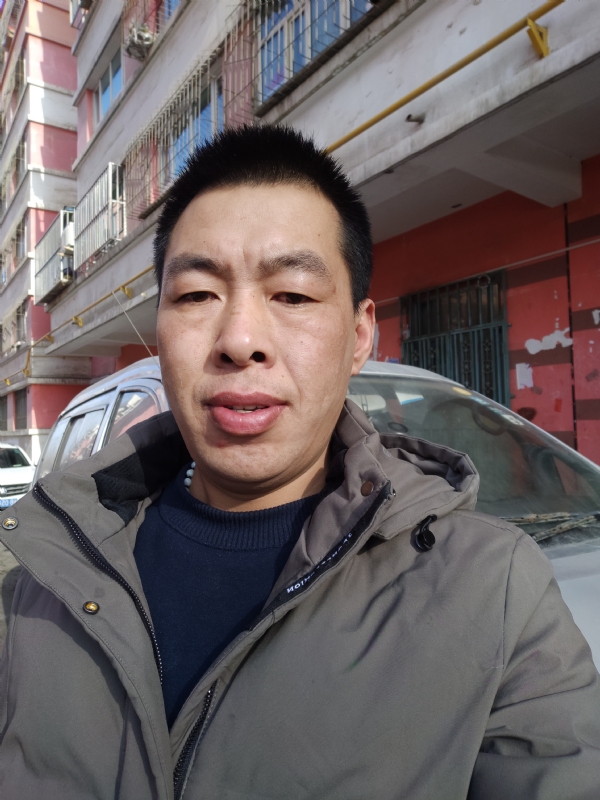 华哥的第二张照片--淮安相亲服务中心