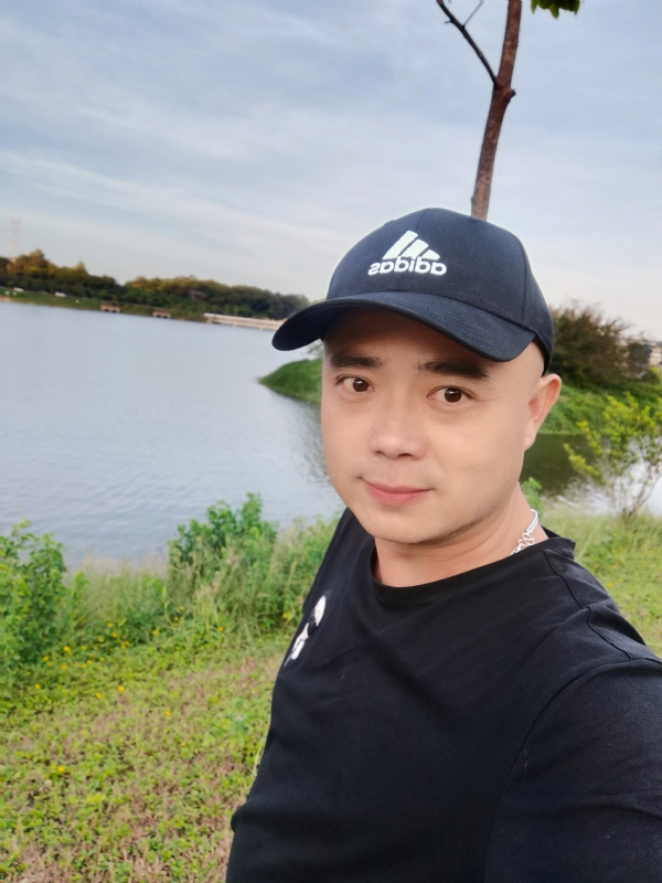 石头哥的第一张照片--淮安相亲服务中心