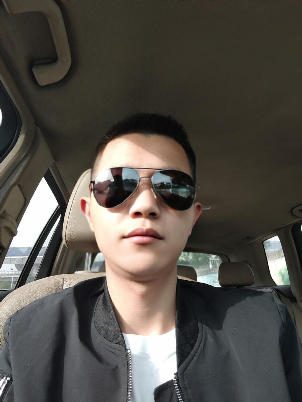 葛先生的第二张照片--淮安相亲服务中心