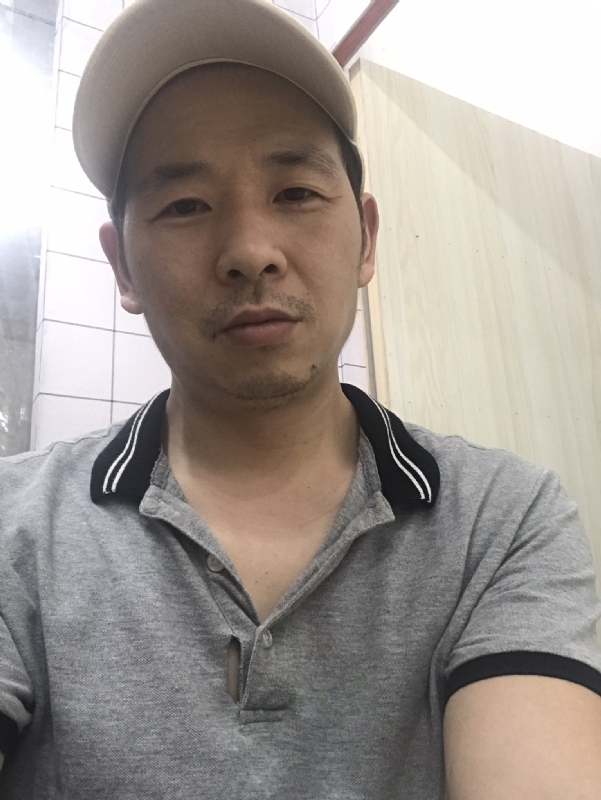 老何的第一张照片--淮安相亲服务中心