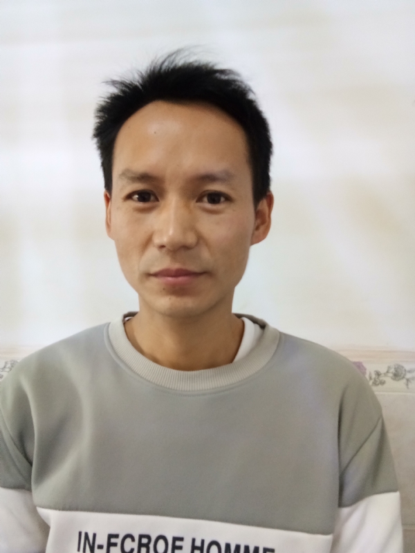 单亲爸爸的第一张照片--淮安相亲服务中心