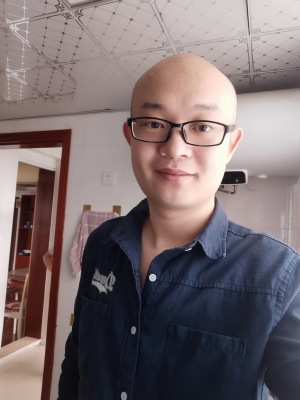 凝望远方的第一张照片--淮安相亲服务中心