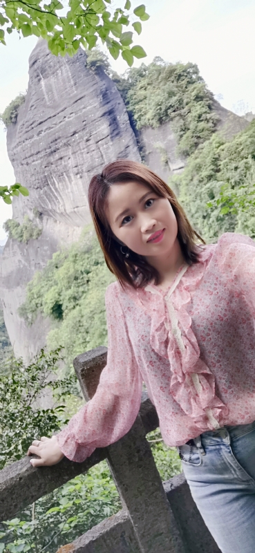 花开半夏的第二张照片--淮安相亲服务中心