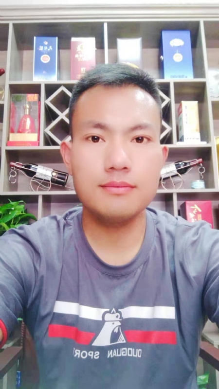 钱乾的第一张照片--淮安相亲服务中心