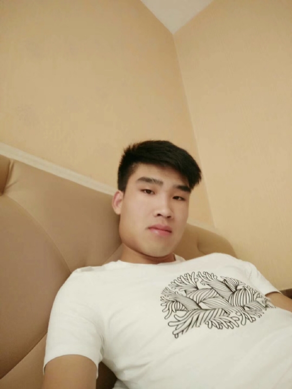 谁不曾孤单上路的第一张照片--淮安相亲服务中心