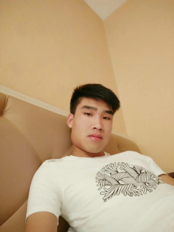 谁不曾孤单上路的第二张照片--淮安相亲服务中心