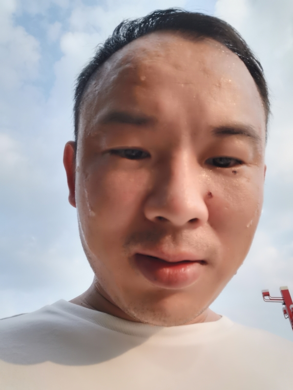 唐老鸭的第一张照片--淮安相亲服务中心