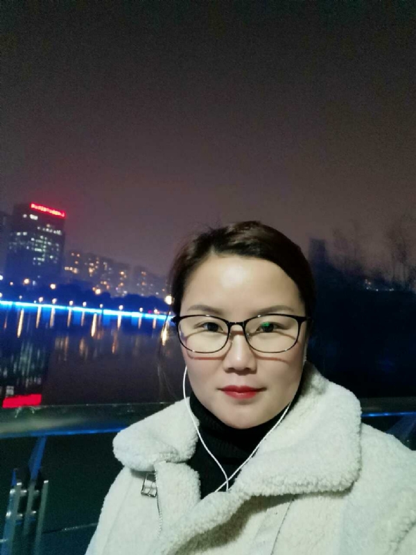 小英的第一张照片--淮安相亲服务中心