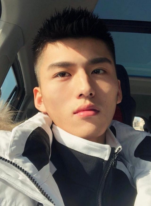 飞翔的第一张照片--淮安相亲服务中心