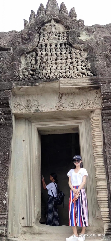 桃花与酒的第一张照片--淮安相亲服务中心