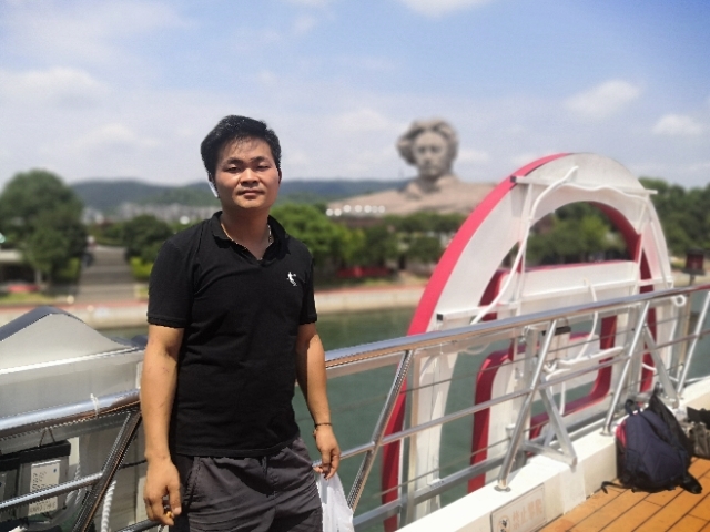 龙的传人的第一张照片--淮安相亲服务中心